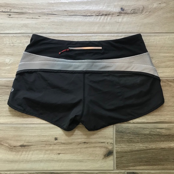 Lululemon Speed Shorts - SE Reflective, Size 6 - Picture 4 of 8